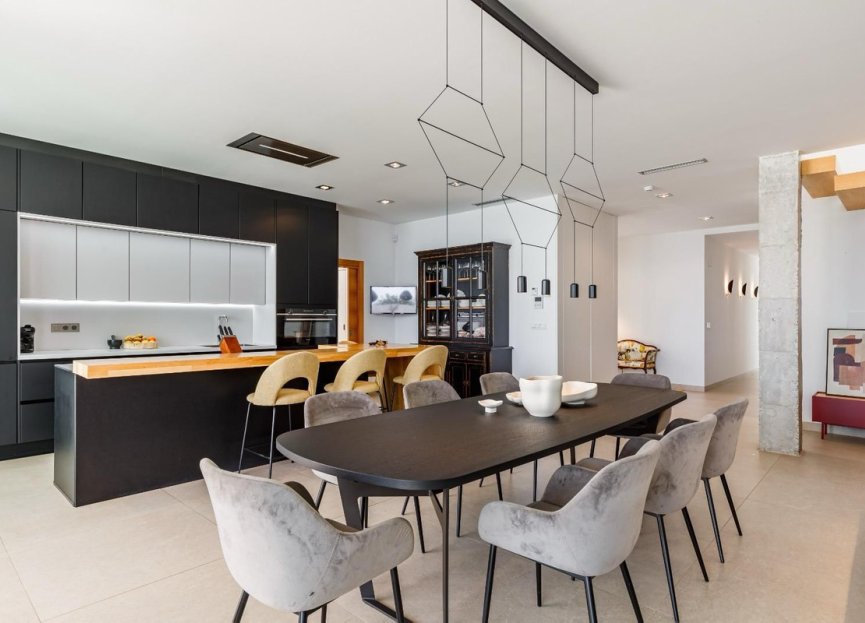 Resale - House - Detached Villa - Benalmádena - Benalmadena Costa