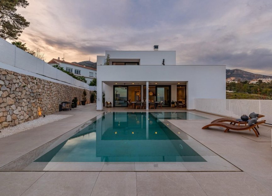 Resale - House - Detached Villa - Benalmádena - Benalmadena Costa