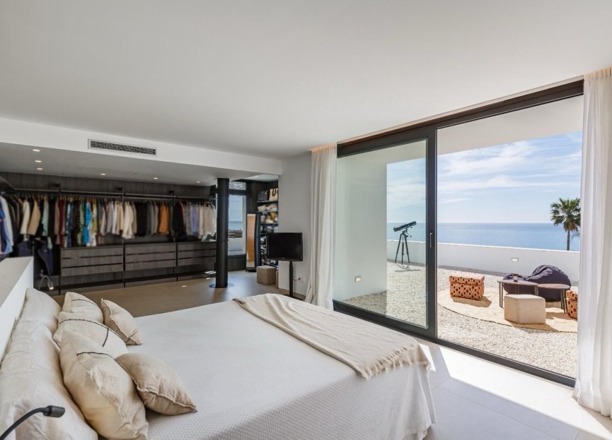 Resale - House - Detached Villa - Benalmádena - Benalmadena Costa