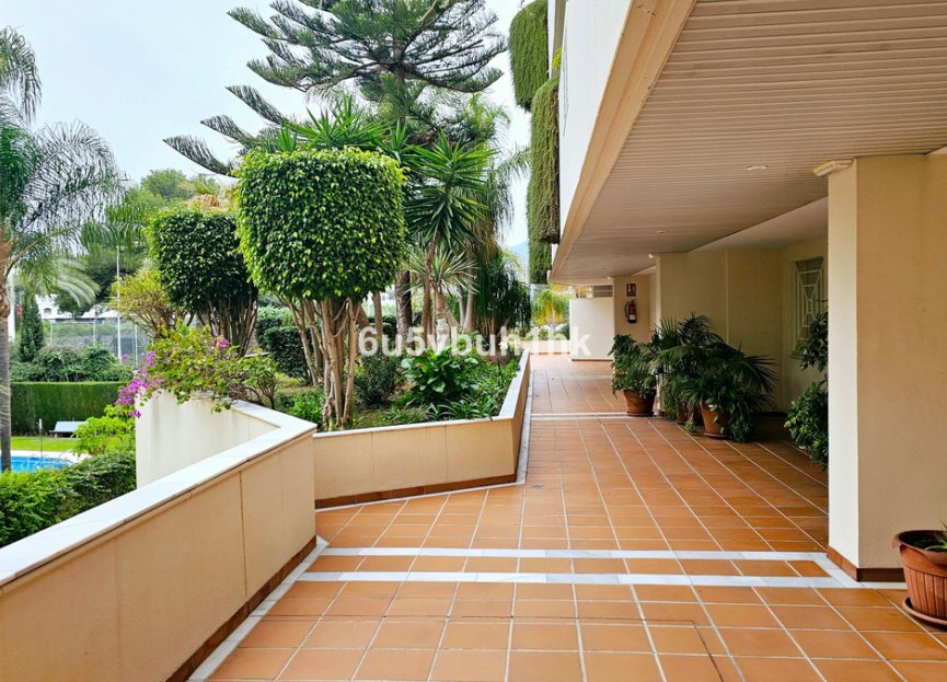 Resale - Apartment - Middle Floor Apartment - Marbella - Marbella Centro
