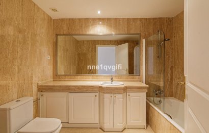 Resale - Apartment - Middle Floor Apartment - Marbella - Elviria