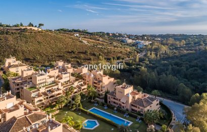 Resale - Apartment - Middle Floor Apartment - Marbella - Elviria