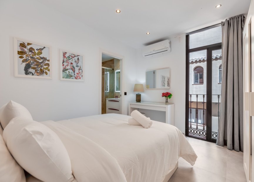 Resale - Apartment - Middle Floor Apartment - Estepona - Estepona Centro