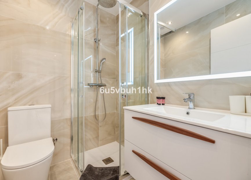 Resale - Apartment - Middle Floor Apartment - Estepona - Estepona Centro