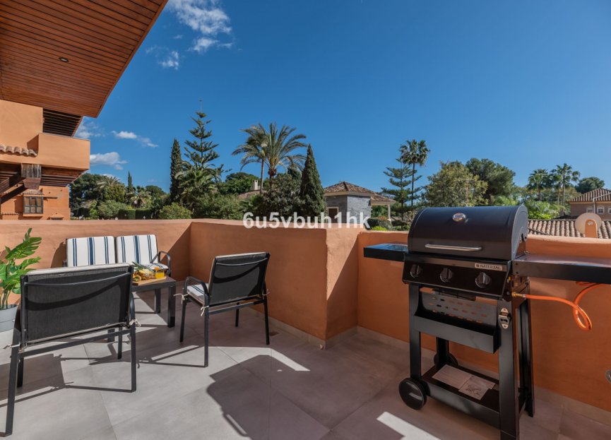 Resale - Apartment - Middle Floor Apartment - Estepona - Estepona Centro