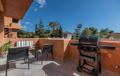 Resale - Apartment - Middle Floor Apartment - Estepona - Estepona Centro