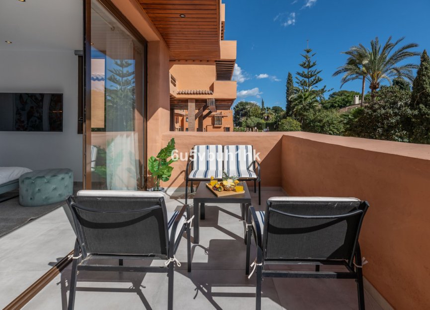 Resale - Apartment - Middle Floor Apartment - Estepona - Estepona Centro