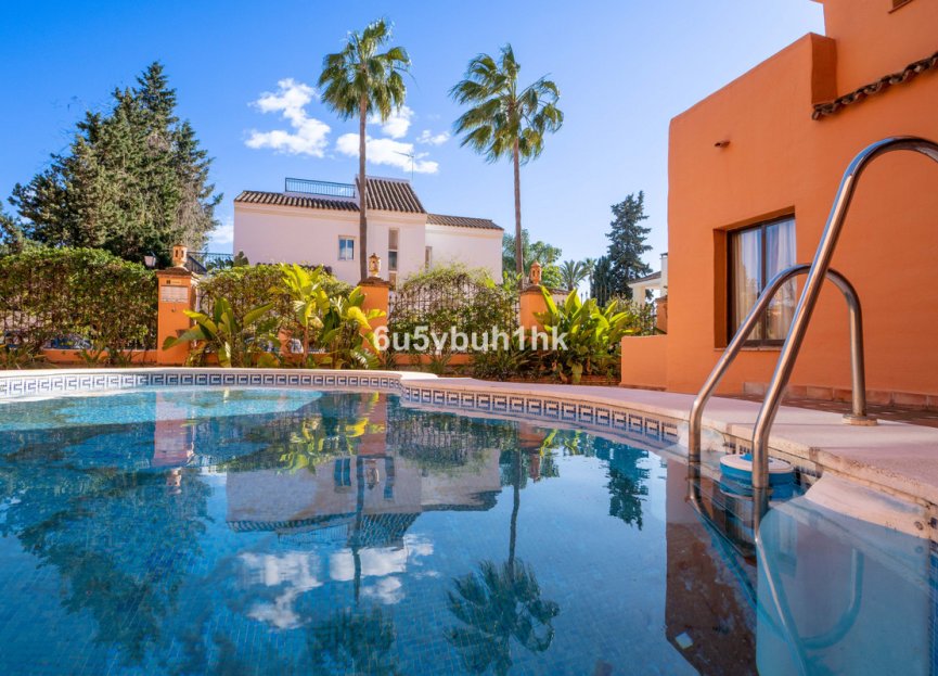 Resale - Apartment - Middle Floor Apartment - Estepona - Estepona Centro