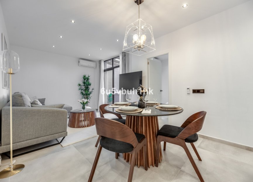 Resale - Apartment - Middle Floor Apartment - Estepona - Estepona Centro