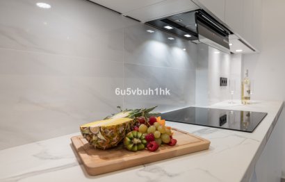 Resale - Apartment - Middle Floor Apartment - Estepona - Estepona Centro