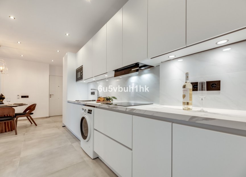 Resale - Apartment - Middle Floor Apartment - Estepona - Estepona Centro