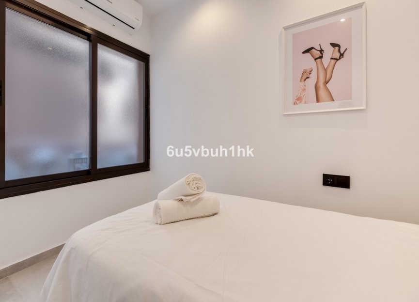 Resale - Apartment - Middle Floor Apartment - Estepona - Estepona Centro