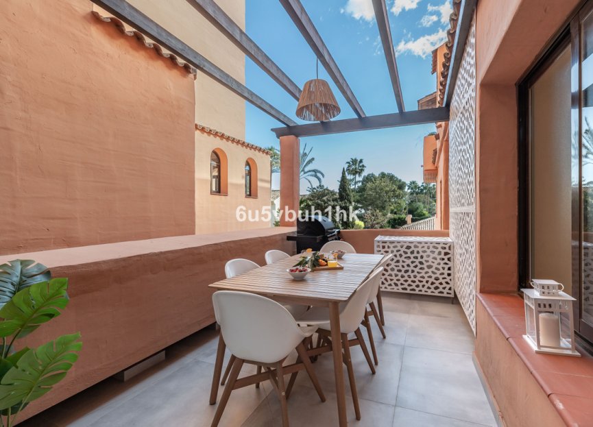 Resale - Apartment - Middle Floor Apartment - Estepona - Estepona Centro