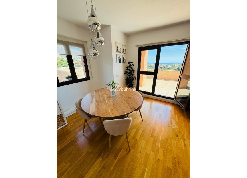 Resale - House - Detached Villa - Benalmádena - Benalmadena Pueblo