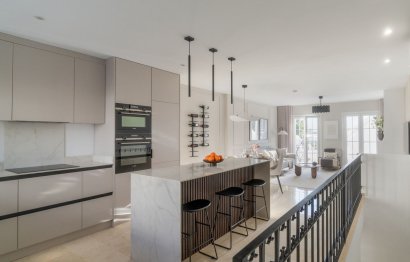 Resale - House - Townhouse - Marbella - Nueva Andalucia