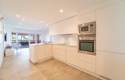 Resale - Apartment - Middle Floor Apartment - Benalmádena - Benalmadena Centro