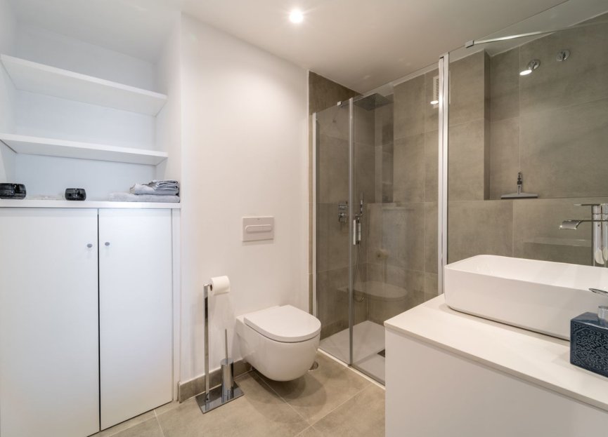 Resale - Apartment - Middle Floor Apartment - Benalmádena - Benalmadena Centro