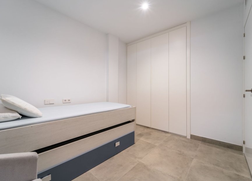 Resale - Apartment - Middle Floor Apartment - Benalmádena - Benalmadena Centro