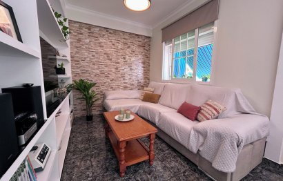 Resale - Apartment - Middle Floor Apartment - Estepona - Estepona Centro