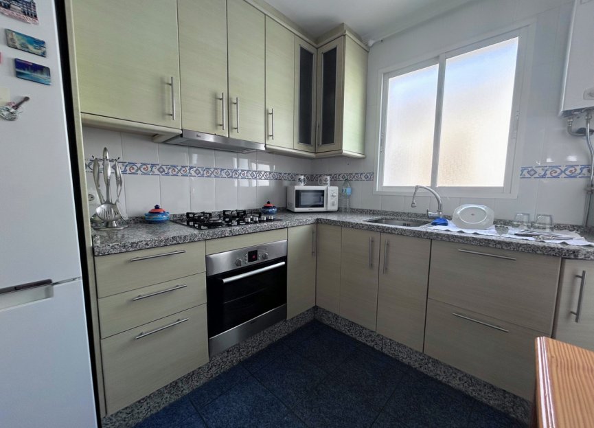 Resale - Apartment - Middle Floor Apartment - Estepona - Estepona Centro