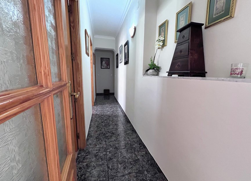 Resale - Apartment - Middle Floor Apartment - Estepona - Estepona Centro