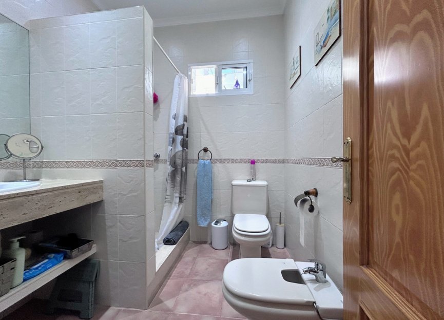 Resale - Apartment - Middle Floor Apartment - Estepona - Estepona Centro