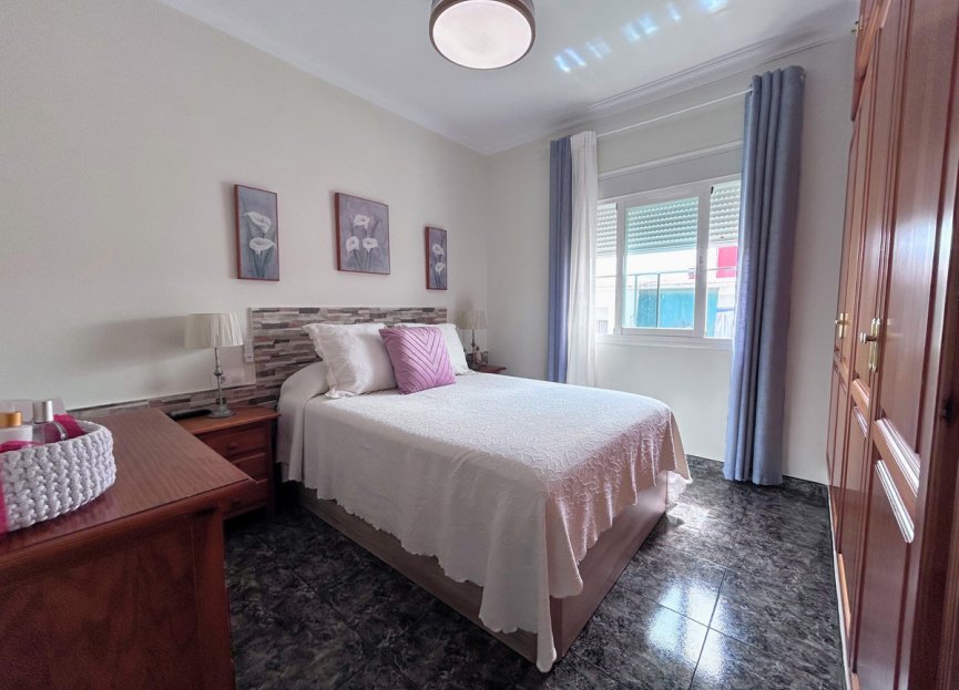 Resale - Apartment - Middle Floor Apartment - Estepona - Estepona Centro