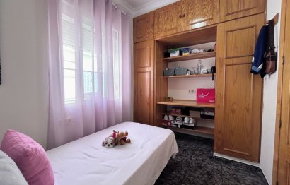 Resale - Apartment - Middle Floor Apartment - Estepona - Estepona Centro