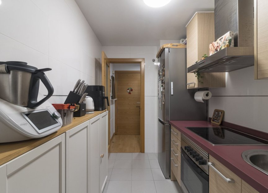 Resale - Apartment - Middle Floor Apartment - Benalmádena - Benalmadena Centro