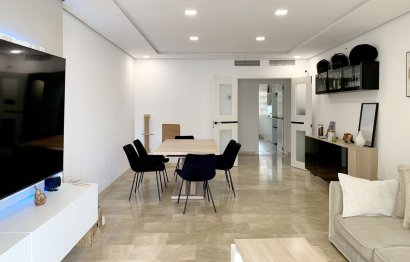 Resale - Ground floor apartment - Estepona - Selwo