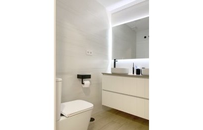 Resale - Ground floor apartment - Estepona - Selwo