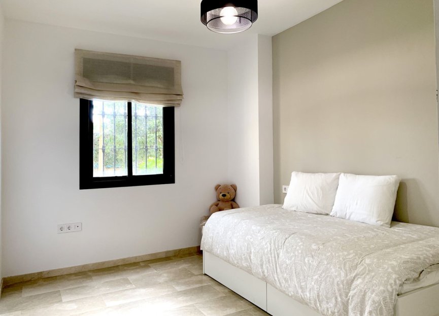 Resale - Ground floor apartment - Estepona - Selwo