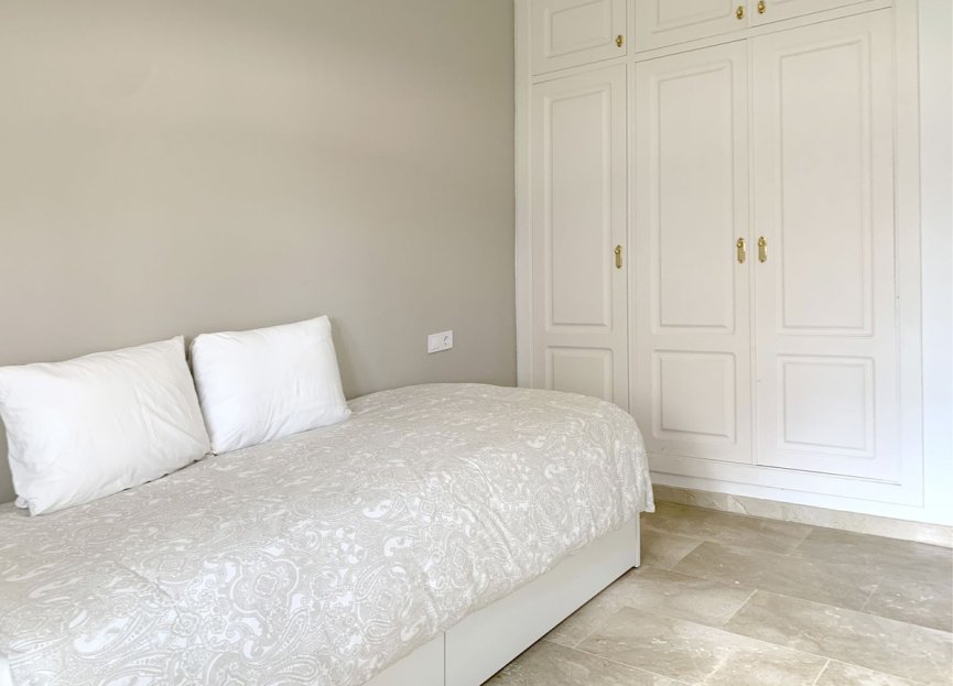 Resale - Ground floor apartment - Estepona - Selwo