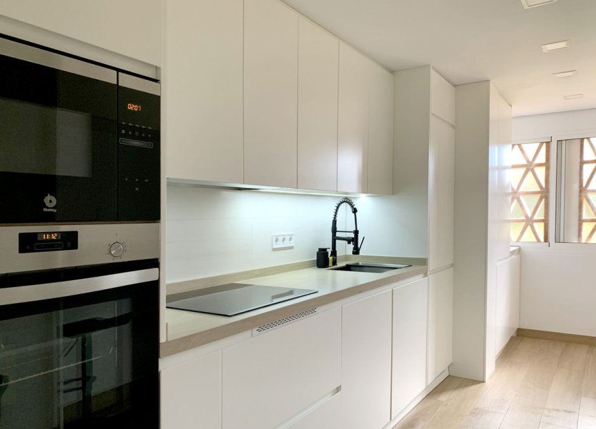 Resale - Ground floor apartment - Estepona - Selwo