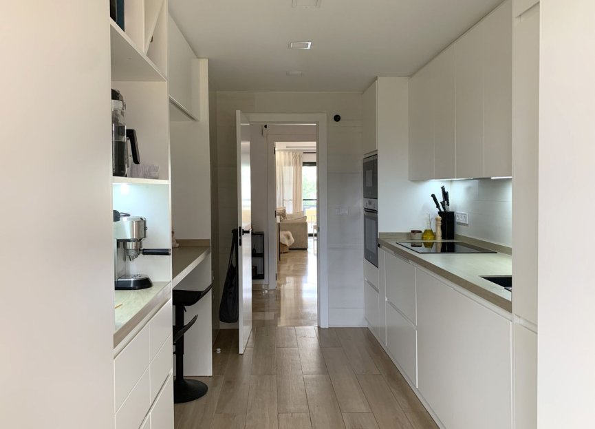 Resale - Ground floor apartment - Estepona - Selwo