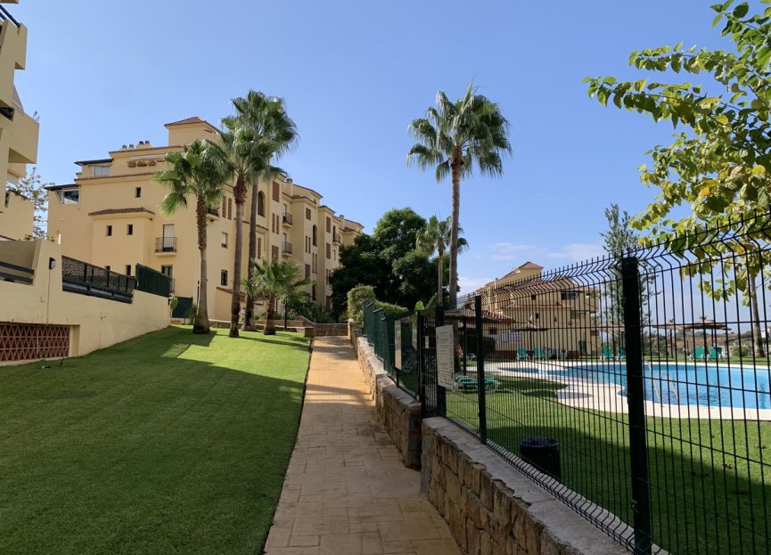 Resale - Ground floor apartment - Estepona - Selwo