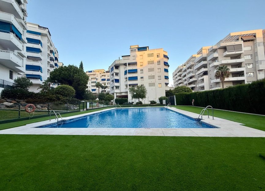 Resale - Apartment - Middle Floor Apartment - Marbella - Nueva Andalucia