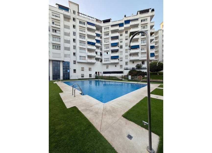 Resale - Apartment - Middle Floor Apartment - Marbella - Nueva Andalucia
