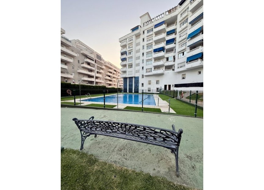 Resale - Apartment - Middle Floor Apartment - Marbella - Nueva Andalucia