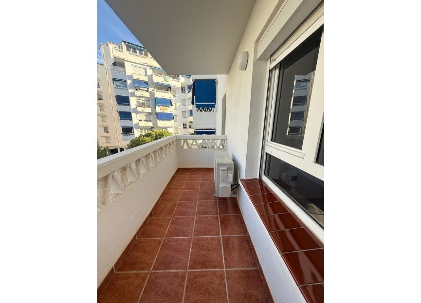 Resale - Apartment - Middle Floor Apartment - Marbella - Nueva Andalucia