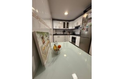 Resale - Apartment - Middle Floor Apartment - Marbella - Nueva Andalucia