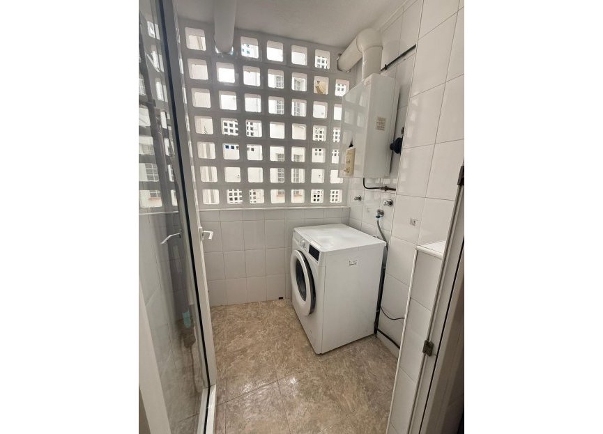 Resale - Apartment - Middle Floor Apartment - Marbella - Nueva Andalucia