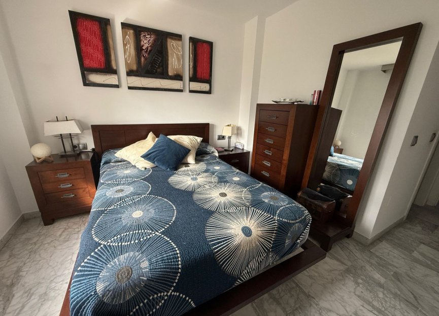 Resale - Apartment - Middle Floor Apartment - Marbella - Nueva Andalucia