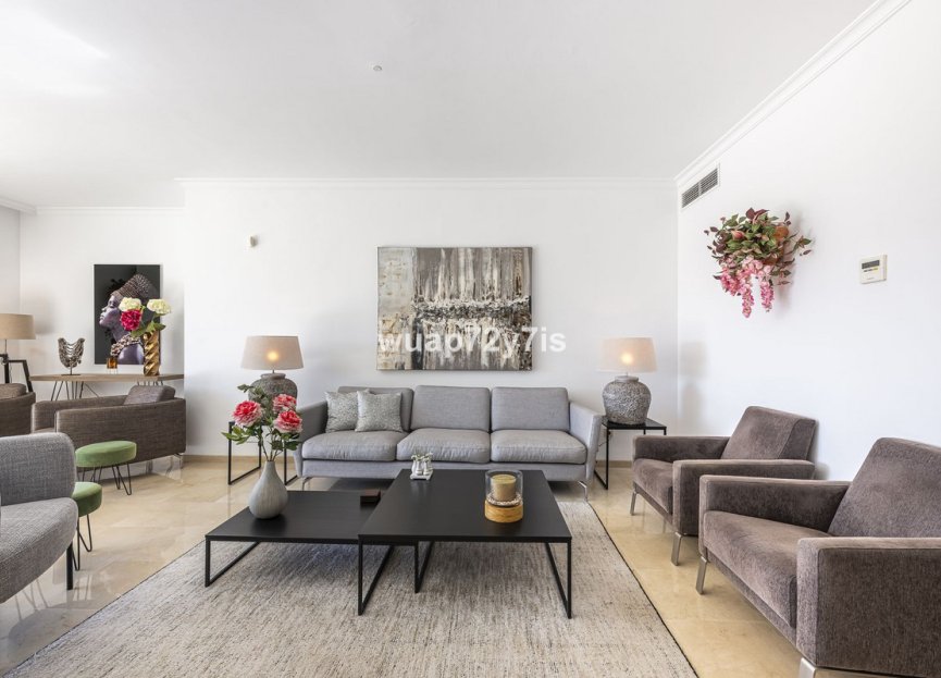 Resale - Apartment - Penthouse - Estepona - Estepona Centro