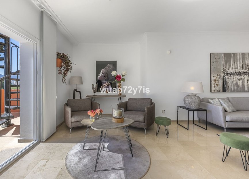 Resale - Apartment - Penthouse - Estepona - Estepona Centro