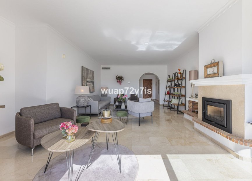 Resale - Apartment - Penthouse - Estepona - Estepona Centro