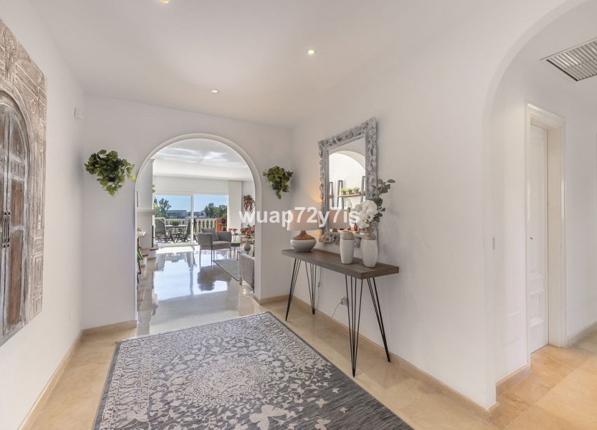 Resale - Apartment - Penthouse - Estepona - Estepona Centro