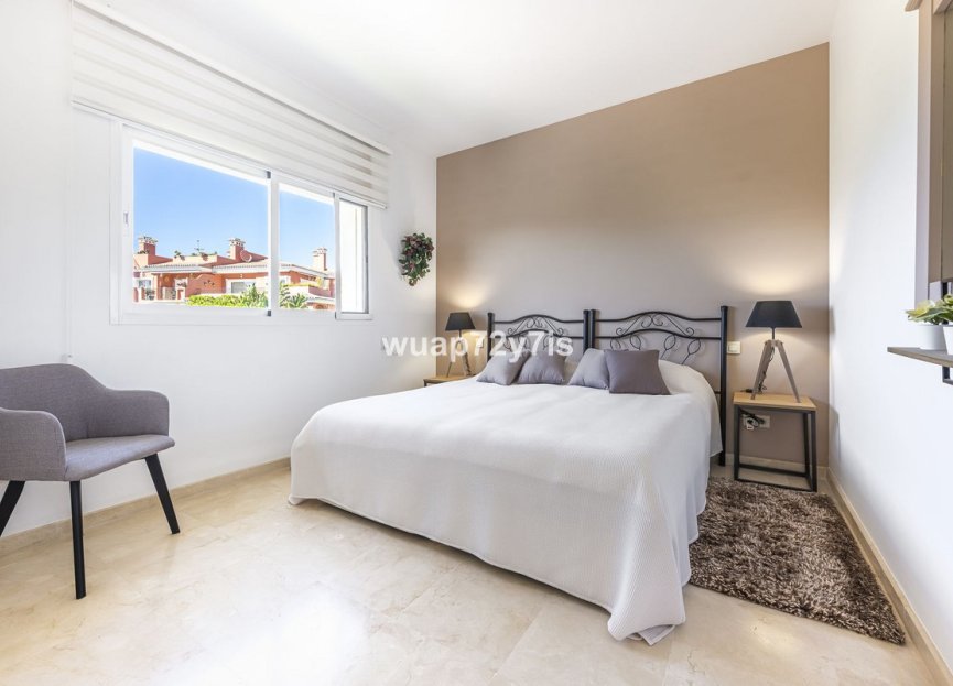 Resale - Apartment - Penthouse - Estepona - Estepona Centro