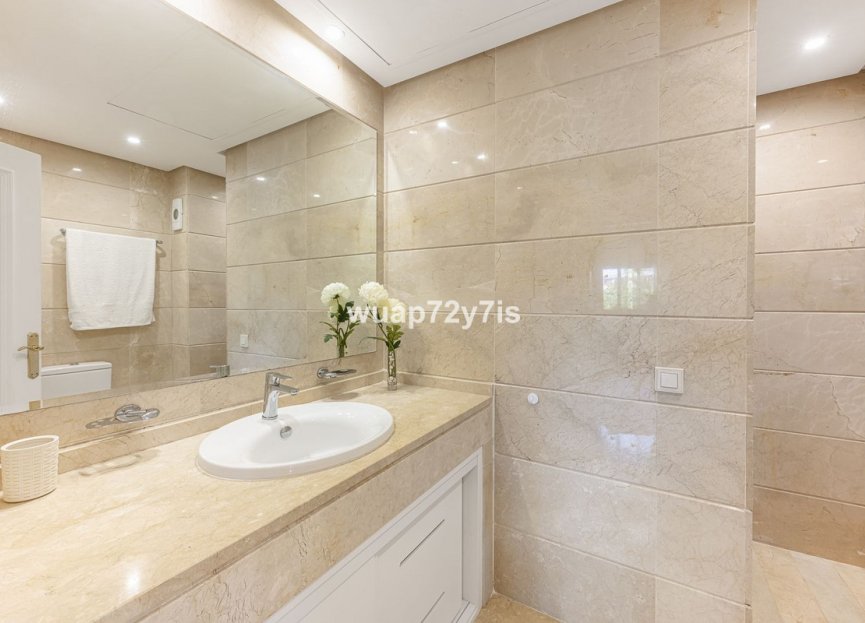 Resale - Apartment - Penthouse - Estepona - Estepona Centro