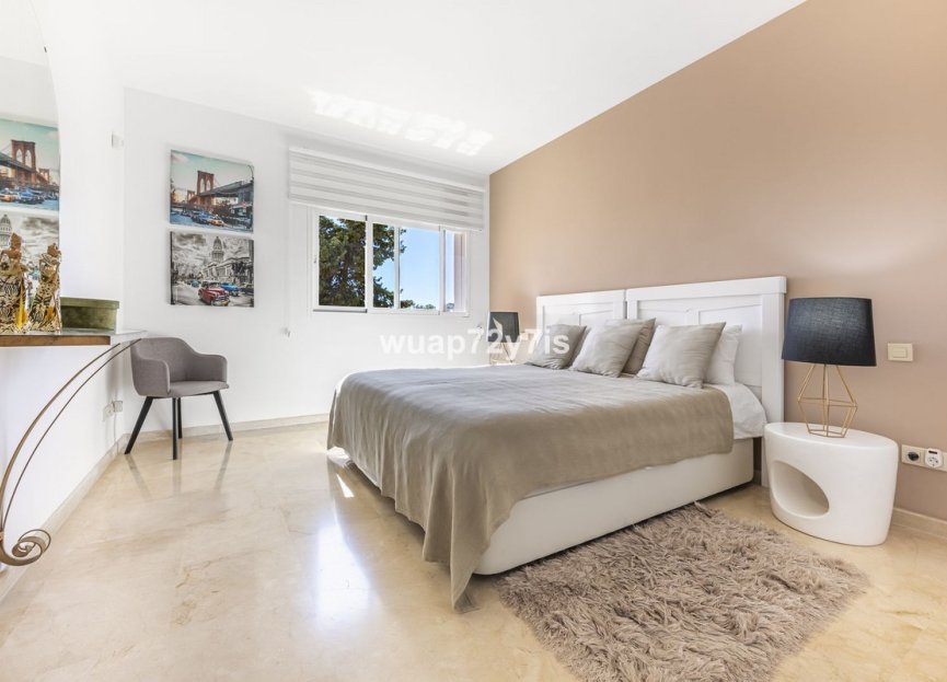 Resale - Apartment - Penthouse - Estepona - Estepona Centro